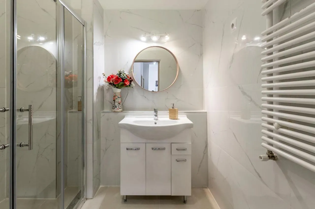 Luxurious Art Deco Apartment In The King Street Budapest