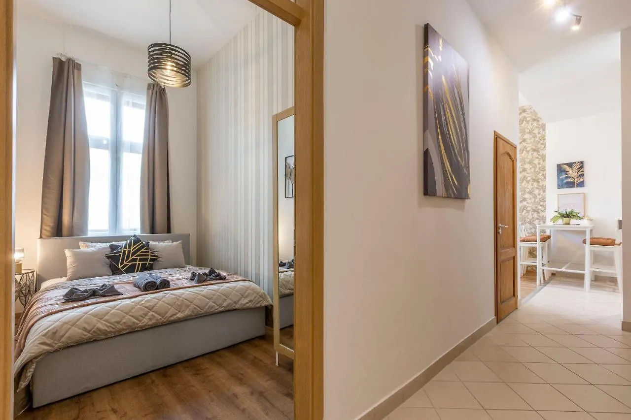 Luxurious Art Deco Apartment In The King Street Budapesta