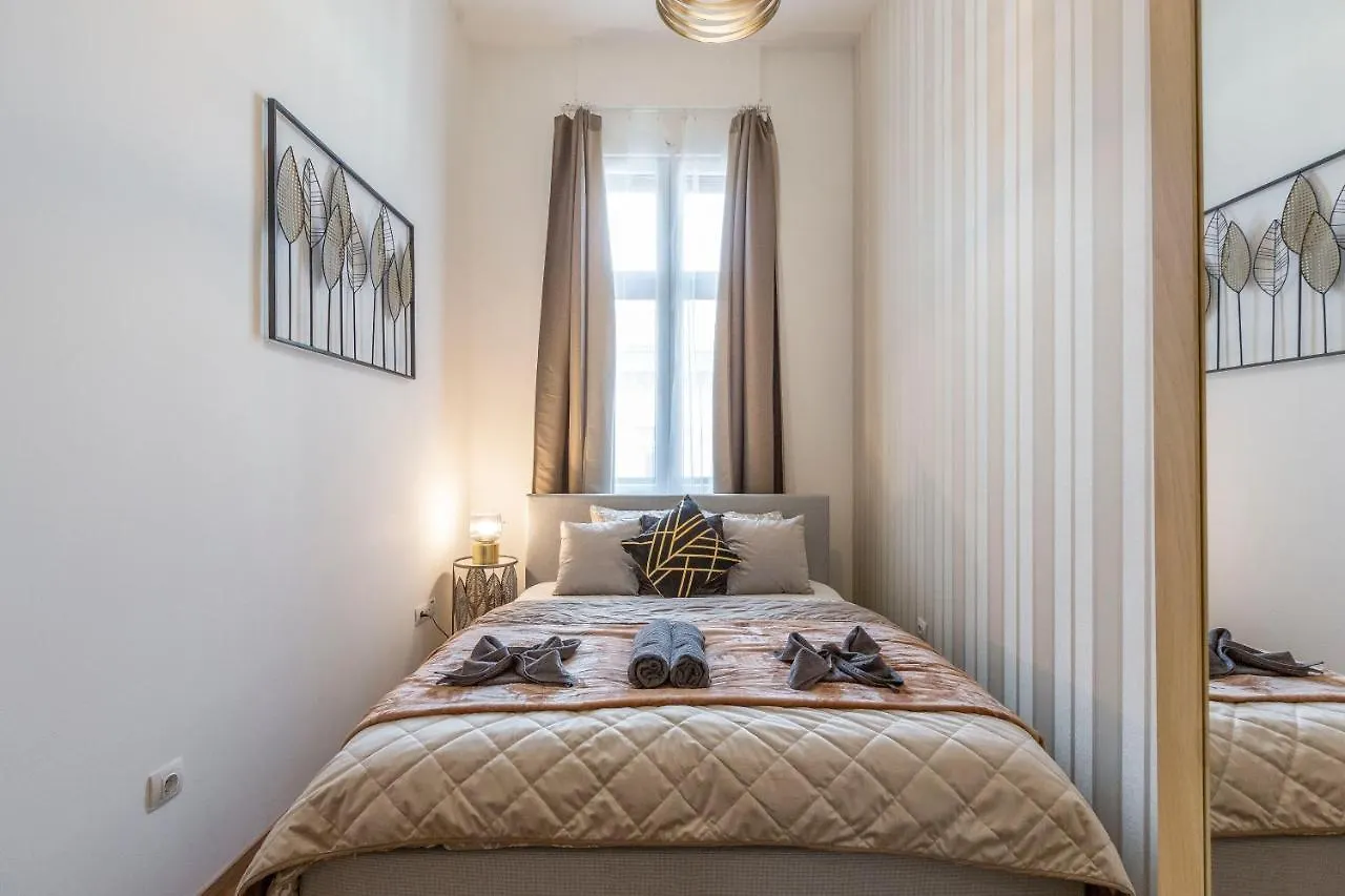 Luxurious Art Deco Apartment In The King Street Budapesta